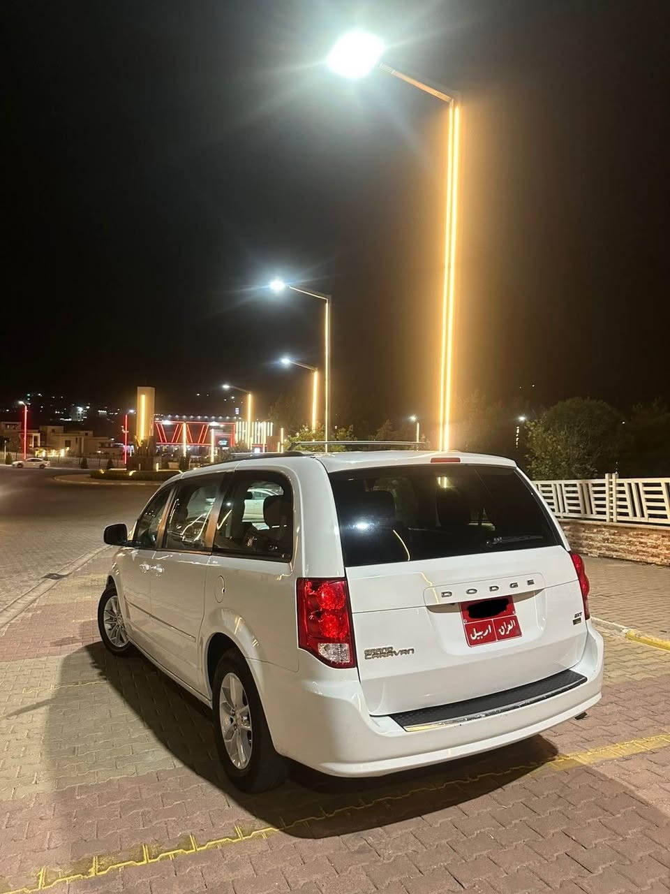 DODGE 
SXT V6
3 مقعد 
كوشن كهرباي و هيتر و شامو 
تبريد مركزي 
عه ينه هيتر + كهرباي 
باب كهرباي 
صندوق شفط 
بگلايت ليد 
شاشه 
كاميره ٣٦٠ 
گير محرك شرط 
تايره جديد 
تحويل غراماط شرط 
سياره جديده 
غرامات ٢٦ وه ره قه ينزل  من سعر ١٤٧ و مجال 
بيع او مراوس 
مكان سياره زاخو 
*********** واتساب و كورك زاخو, دهوك
