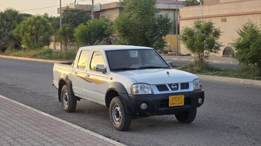 بسم اللە رحمان رحیم
نیسان پیکاب دەبڵ ئەکسل
مۆدێل 2008
290هەزار ڕۆشتوە
سەنەوی ساڵێکە بەسەر چووە
4 تایەی لۆک لۆکی لە ژێرە 
بۆیاخ لێدراو هیچ نیە کەمێک ساردی هەیە
یەک دینار مەسرەفی نیە بەشەرتی تەحویل
شوێن کەلار
ژ.م*********** كالار, السليمانية
