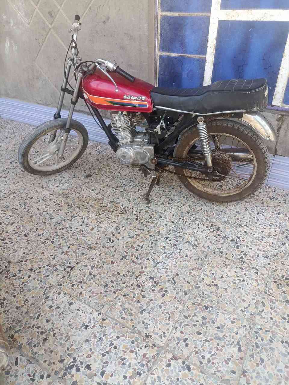 سلام عليكم دراجه للبيع . شغاله كلشي مابيها شوفت عينك 
بس بيها بنجر بصره ابي الخصيب .سعرها ١٧٥ . وبيها مجال الطيبين .ه‍ *********** . واتساب فقط
