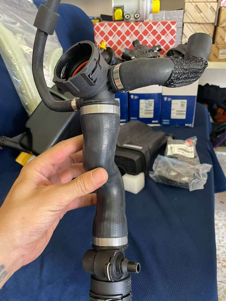 🚨🔥 قطع غيار BMW متوفرة 🔥🚨

🔧 BMW Coolant Pump — FEBI
⛽ BMW E39 Fuel Filter — BMW Group
💧 F02 Coolant Pipe — BMW Group
🌡️ BMW Thermostat 2005–2017 — MAHLE
⛓️ N20 Engine Timing Chain
🔩 N20 Engine Head Gasket

✅ جودة عالية
✅ قطع مختارة بعناية
📦 متوفر حسب الموديل والقطعة

📍 Hamed Service – Zakho

📲 WhatsApp: ***********
💬 أو دزلي رسالة على الماسنجر

📌 دزلي موديل السيارة والمحرك أو رقم القطعة، ونخبرك بالتوفر والسعر.

🔥 Hamed Service — تخصصنا BMW 🔥
