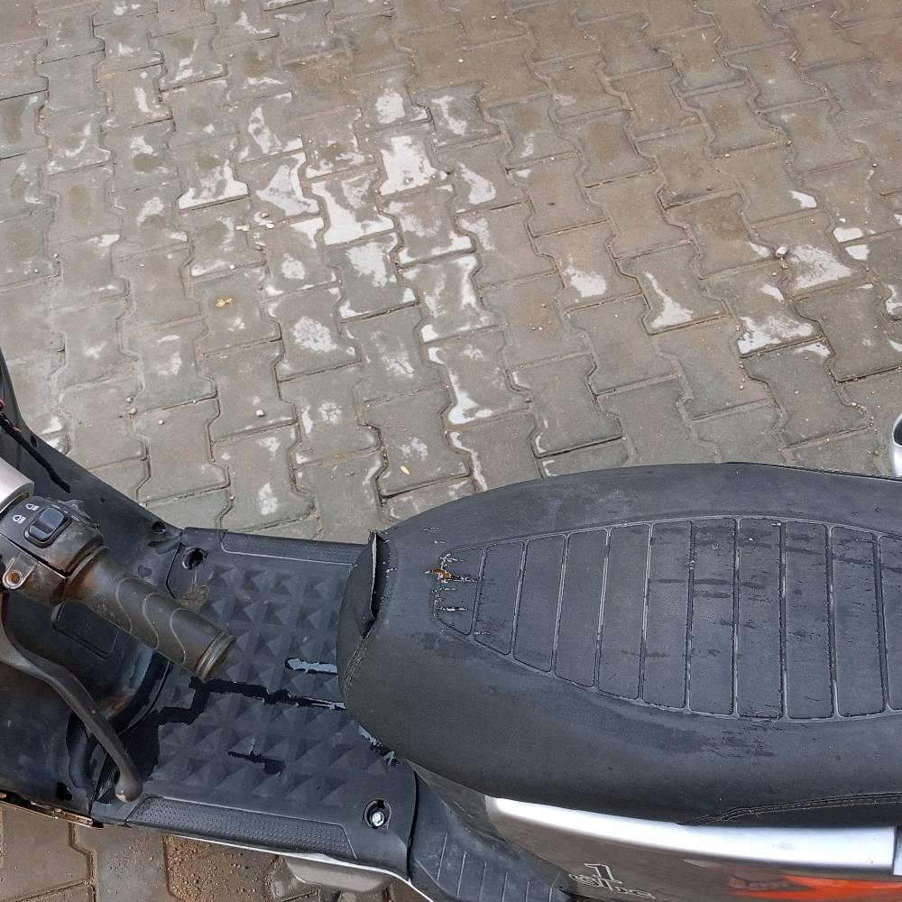 دراجة ريان شحن. تحتوي على 6 بطاريات  وبيها 3سرعات نواقصها بطاريات سعرهن 210  والدراجة سعرها 250 وبيها مجال الرقم ***********
