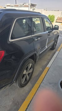 جيب لاريدو 12 للبيع او المراوس... السياره بأسمي 07502287075