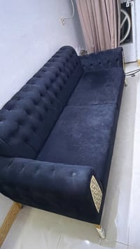 قنفة ثلاثية لا بيه كسر ولا شك يرادله تنظيف فقط مكانه الطالبية  سعره قف...