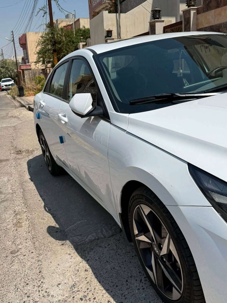 النترا 2022 خليجي
محرك 2000 
فول مواصفات اعلى فئة بالخليجي
بصمة
سلايد
تشغيل عن بعد
شاشة كبيرة
تحكمات ستيرن
وغيرها من المواصفات
السيارة صفر اربيل صار بيها فقط تعديل بارد على ايدي
وصور الحادث موجودة
بيها تعديل باب الراكب وشوية بجاملغ الامامي
السعر 160
للتواصل على الخاص او على الرقم *********** موصل, نينوى
