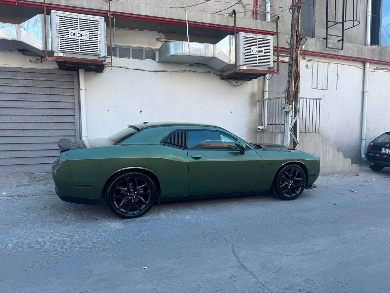dodge challnger 2022 GT
ماشی٣٦مایل 
حادث قطعتین جاملغ و بنید و بی دواخل شوی بدون لحیم 
و بی ٢مكان بارد
سیاره‌ كلش نظيف
بسمی رقم اربیل 
مكان كركوك
رقم موبایل:***********
