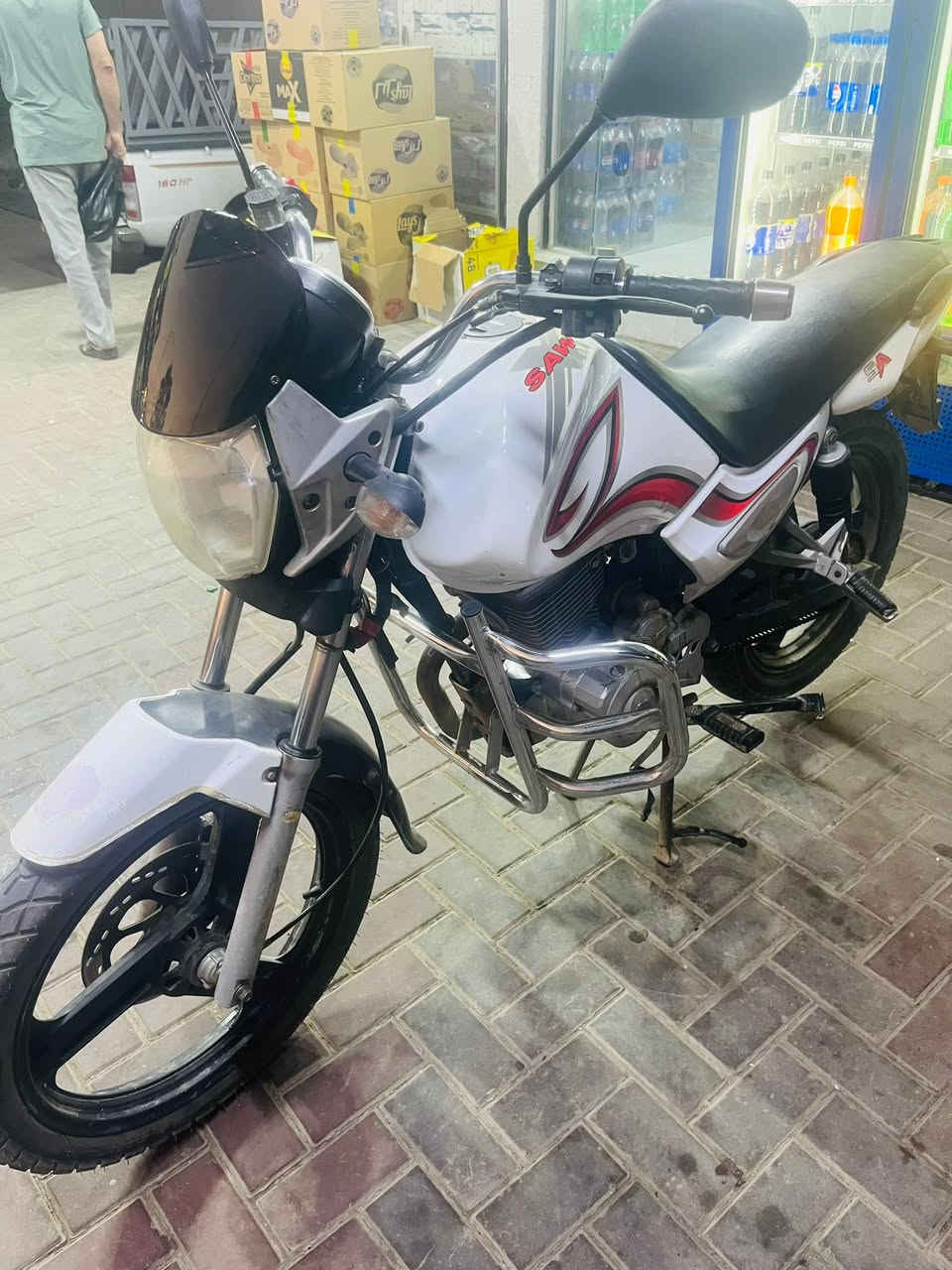 علا بركه الله موطور سنكي للبيع موديل عشرين محرك بلادي كشر بلادي ٨٥٠ وبي مجال ***********
