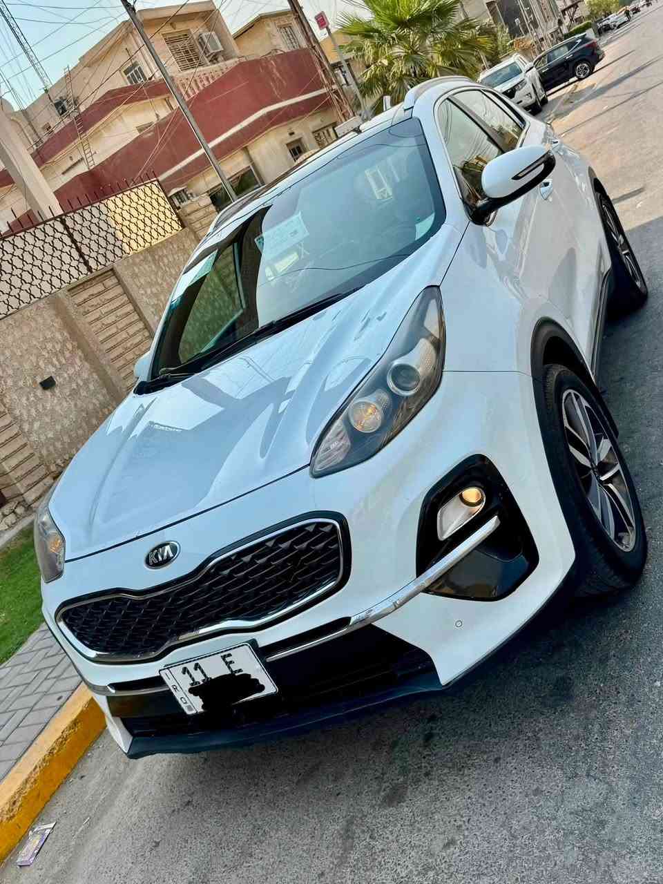 سبورتج 2019 خليجي
السياره كلها على وضع الشركه 
جديده بمعنى الكلمة ترايه زيرو 
ماشية 61 الف وقابل للزياده
تجي وتشوف بعينك جديده بيها بارد بسيط 
رقم بغداد بأسمي  تحويل ثاني يوم
هزة ورقم وسنوية كلهن جدد
🔰 مواصفات 
بانوراما
كشنات جلد بلادي.
داخل حمصي .
حساس امامي وخلفي.
تحكمات ستيرن 
كشافات اماميه 
برده خلفيه 
اشاير مري 
مري شفط
خمسه ويل كب .
قطعتين تبريد
تحكم ستيرن.
شاشه قرائه الاعطال
3 انضمة قيادة 
سبير منازل
السيارة جاهزة من كل النواحي
محرك 2000 دوش المرغوب
كير ومحرك وصدر وتبريد مكفولات 

السعر 183 وبيه مجال مكاني بغداد
   ***********/***********
