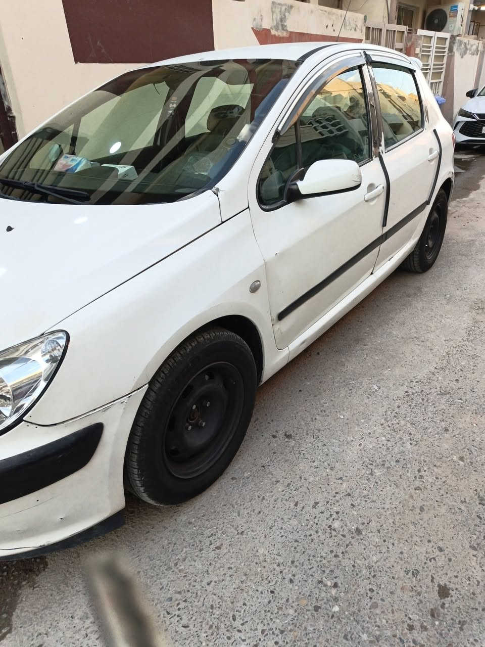 السلام عليكم
بيجو 307 موديل ٢٠٠٥ كاملة محرك ٢٢٠٠ تبريد شغال صدر جيد سيارة كاملة مال بيت وسنوية بأسمي تحويل ثاني يوم 

مكاني بغداد الدورة السعر 47 وبيها مجال بسيط 
***********
