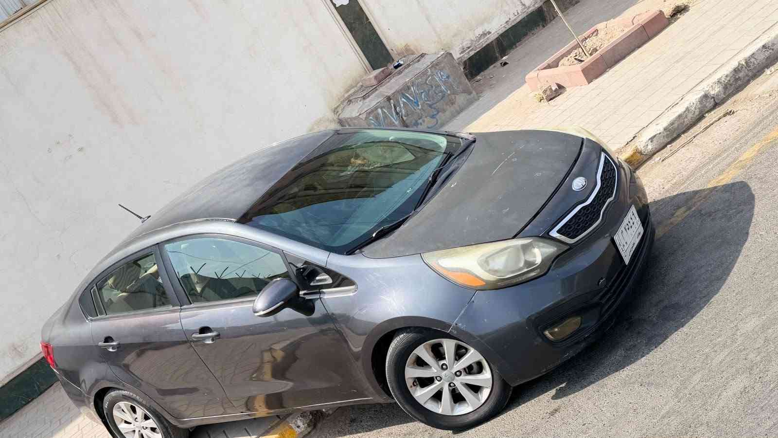 للبيع فقط  كيا ريو 2013
محرك ١٦٠٠ بانزين عادي بدون دوانز
السيارة صارلي ٥ سنين جانيها 
خير من الله 
السيارة طابة للعراق بله ضربه 
يمي رجع ابو سياره عل بابتين 
فقط انصبغن 
وعندي البنيد جارد 
السيارة جاهزه
عليها ادامة كاملة 
تخم تاير 
تبريد ثلج 
 صدر امامي خلفي 
جديد
السيارة على ايدي صارلها ٥ سنين ومداريها وخير من الله 

سعر السيارة ٧٩ وبيها مجال بسيط
للشراي فقط بيع بدوون مراوس 

مكان السيارة بغداد الاعضمية 

 ***********
