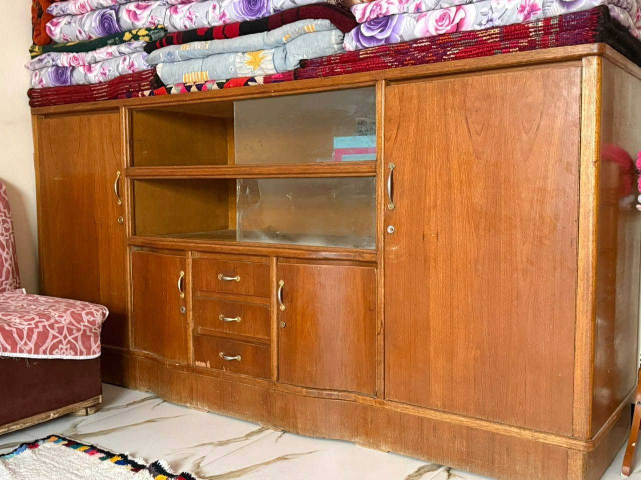 السلام عليكم بوفيه نضيفه جدا المكان حي الضباط اتصال أو واتساب او تعليق ***********
