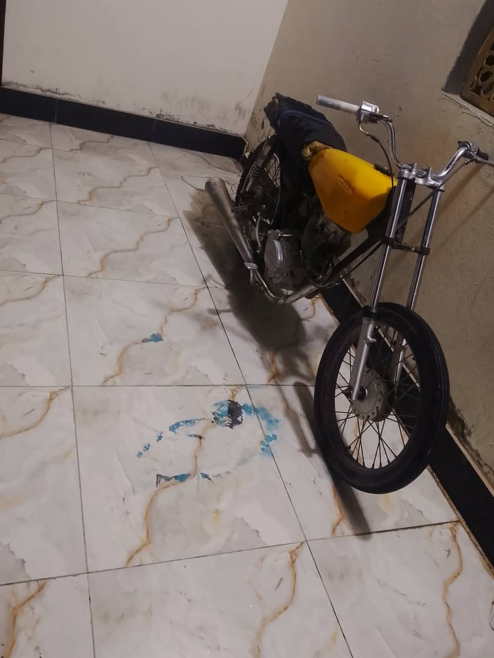سلام عليكم اربعه كير لبيع دراجه كلك كلك )دراجه 
حلوه وناعمه عوزهه بس كشن بس دراجه وياله جدد تأثيرات 
جدد دبلات امامي خلفي كله جديد دراجه مفتوحه بس ولفات فقط 
السعر  225 وبيه مجال قليل كلش مكان نجف ***********

