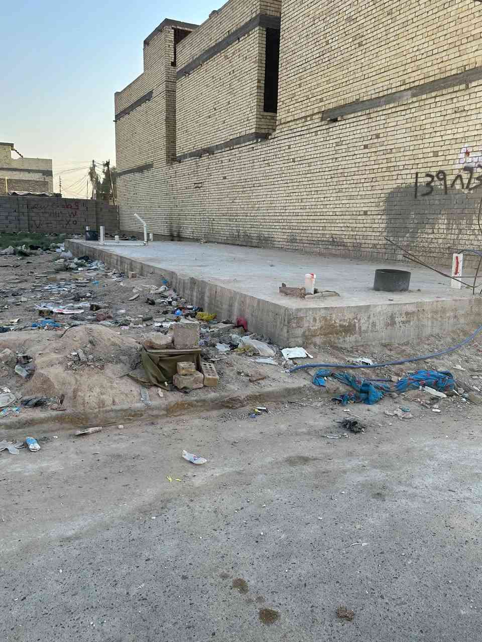 السلام عليكم مرخصةمديرالاكروب المحترم قطعه زراعي ٧٠متر  للبيع الوجه ٥ونزال ١٤بيهه رفت ارتفاع الرفت 50 شيش حصيرتين بي الله شاهد شغل واحد على واحد خدمات كامله مجاري وتبليط مقرنص كهرباء انترنيت ضوئي مولده ذهبي المكان حي السلام شارع المستشفى مستشفى الفضيليه تبعد عن شارع الرئيسي ١٥٠متر للاستفسار *********** رجائا جيك اسعار المنطقه وتعال.
