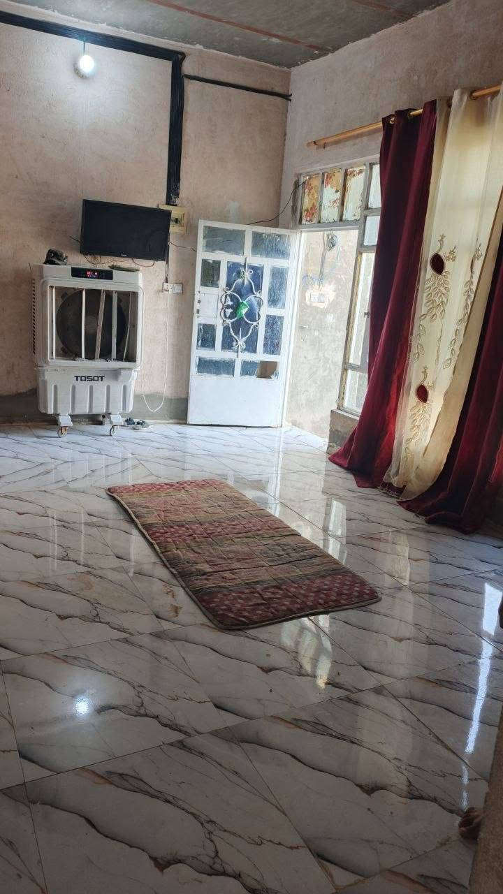 بيت للبيع بحي الصناعي ـ وره الكراج الجديد قرب الجسر الاحمر
منطقة زراعية ورقة مكاتبة
عالي عن الشارع
المساحة 220 م
📌يحتوي على غرفتين وصالة ومطبخ وصحيات واستقبال ومرر خلف البيت ع طول البيت 
فقط الاستقبال ماكامل ونقص درج 
السعر 26 وبي مجال للشراي يتدلل
الصور كدامكم واي استفسار ع الرقم
📞 ‏‪***********‬‏ اتصال فقط
‏‪***********‬‏ واتساب فقط
