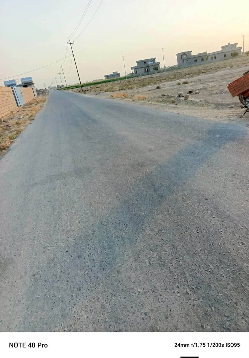 السلام عليكم قطعت ارض وره صيطرت البگاره 
مقابيل ملعب العواد الجمال مساحت القطعه 250متر
عشره في خمسه وعشرين السعر سته مليون 
هاذه رقم الهاتف ***********
