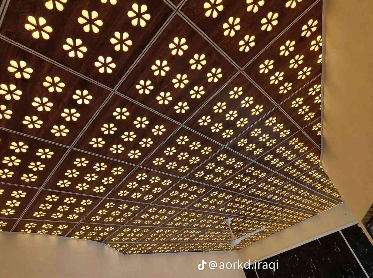 السلام عليكم صباغ متفرغ شغلي صبغ ورق جدران بديل الرخام بغداد مراسله عل خاص ***********

نص مكتوب في الصور:
- @aorkd.iraqi
