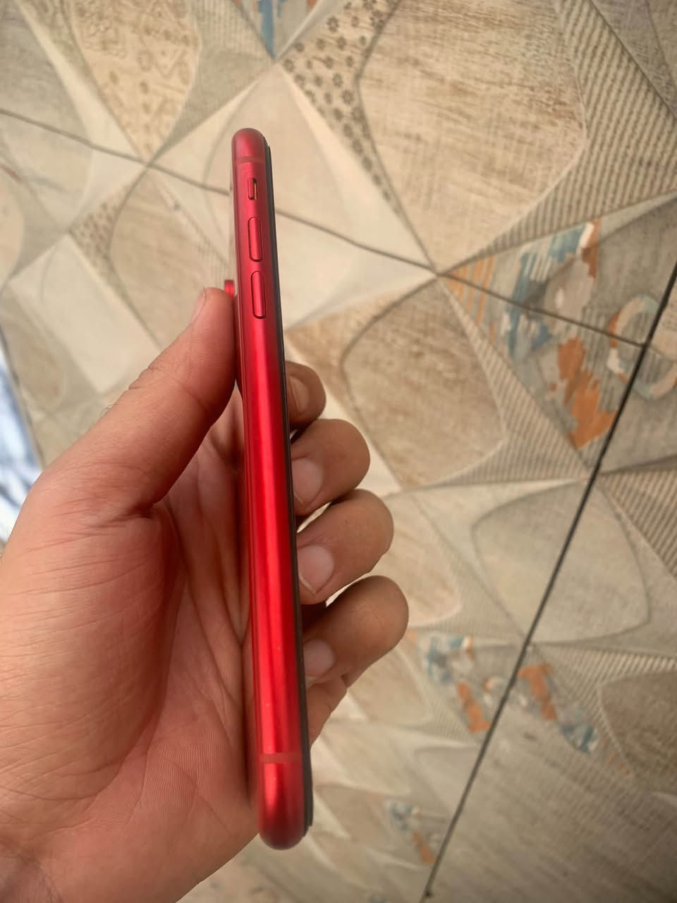 آيفون XR • ٦٤ جيجا • أحمر