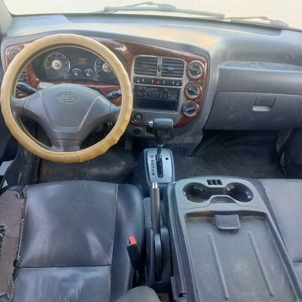 كامل مةسرووف كراوة 
3000 گير تؤماتيك 
مةكينه رةش 
6 تايةى لؤك
گير و مةكينة و ئةكسل و تةبريد بةشةرت 
ناوو بؤدى تيايه 
بريك و ئيستاپى بةستراوة 
براوةية رةقةم دووبارة 
نرخى 57گةلا
شوين رانيه 
***********
*********** رانية, السليمانية
