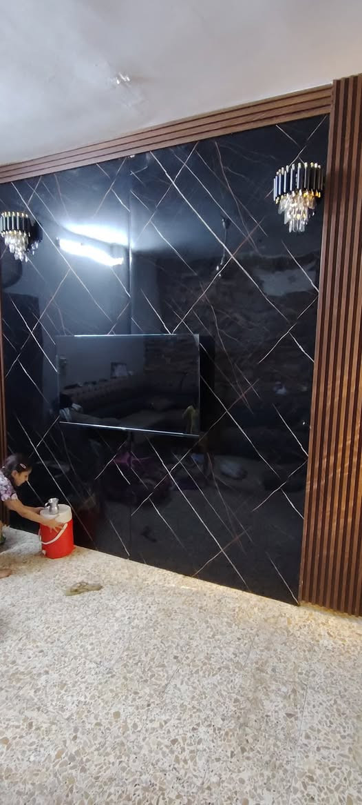 بيت ٥٠ متر بناء طابوك طابقين وصطحين بي الطابق الأول طرمة وصالة ومطبخ وحمام والطابق الثاني غرفتين وحدة منهن سويت بيهة حمام وصطحين كبار شتايكر وكاشي عراقي البيت كلة موقع البيت كميرة فرع أيوب جملة قرب الفلة للأستفسار 

‭***********‬

‭***********‬
***********
