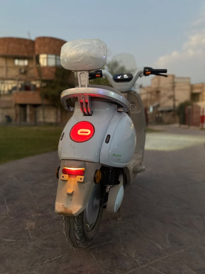 🛵 دراجة شحن للبيع
دراجة نضيفه وما بيها شي، جاهزة للشغل والاستخدام.
🔋 تحتوي على 4 بطاريات
💨 سرعتها الحقيقية 50
🛞 زوج تايرات جدد وشادلاتها نضيفات
🔐 تشتغل بصمة وبيها بصمتين
⚠️ فقط الجوزة ما تشتغل

💰 السعر: 475 ألف وقابل للتفاوض

📍 المكان: بغداد / الكاظمية
📞 للاستفسار: ***********
