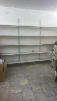 رفوف للبيع اكو بيهن وسطيات اكو بيهن جهه وحده بيها ظهر اكو الي يندك بل ...