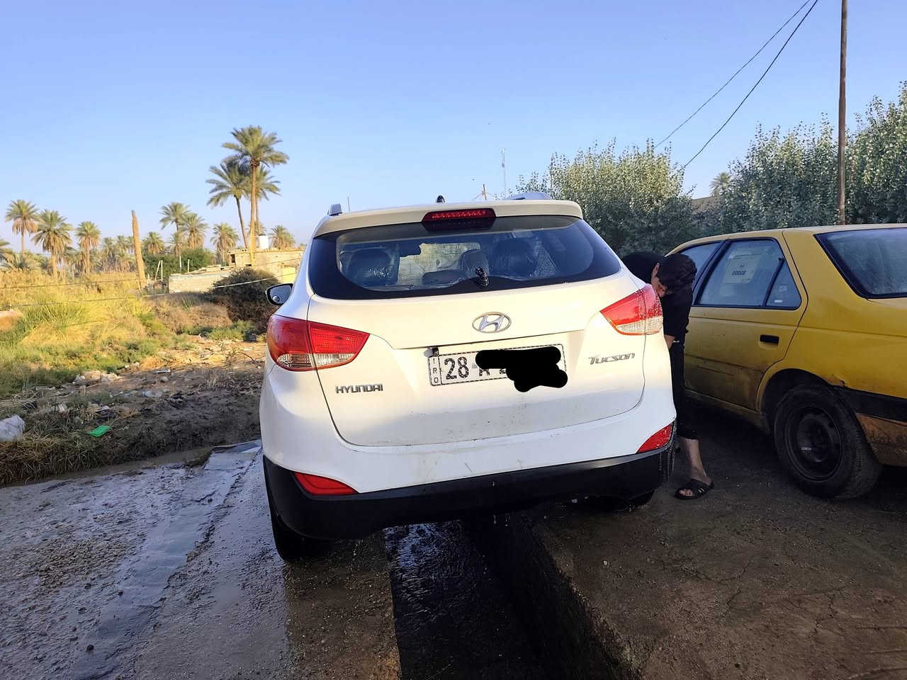 توسان خليجي للبيع موديل ١٤
سيارة اقتصادية ماتحب تصليح 
جاهزة من كل الجهات 
محرك كير حدادية كهربائيات تبريد كامل 
مواصفات شاشة اندرويد كامرة دوارة تحكم ستيرن 
بيها صبغ جاملغ ايسر خلفي مع التكمة مع فتح بيبان السائق و الخلفي 
سيارة باسمي رقم نجف 
موبايل *********** واتساب
