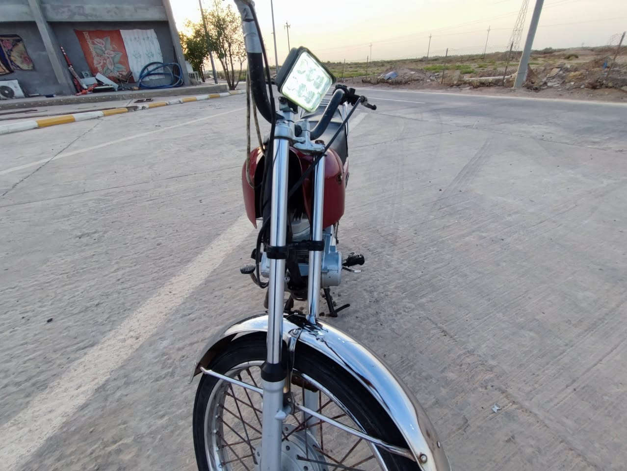 سلام عليكم 

دراجه البيع 
نضيفه محرك نضيف كلش ما ناقصه شغل وطلع من اول نكره 
الصور كدامكم نضيفه خاليه من العيوب 
محرك نضيف ما عده جارد 
كابرته نضيفه 
كهربائية كدام وره شغالات دراجه نضيفه كلش 
سعر 350 او بيه مجال 
جماعة 275لا تجون 

ورحمة الله والديك لا تجيني وتكلي لكيت مثله 200 ما تشتري لا تجي 
هاي دراجه كدامكم تواصل ***********

ادوات ادوات
مكان ناصريه سيد دخيل
