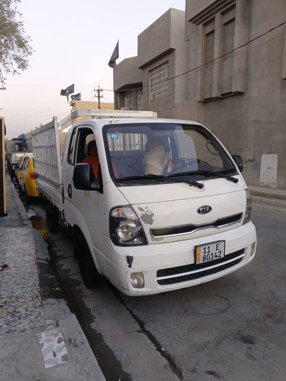 السلام عليكم كيه بنكو موديل13
مكينه 2700
رقم بغداد بسمي
لسياره خير من الله 
لسياره ماناقصها اي شي 
بس من عده لتبريد ينرادله غاز 
مكاني بغداد مدينه الصدر 
عارضها ب98
شراي اتصل وتدلل متواجد واتساب
***********
