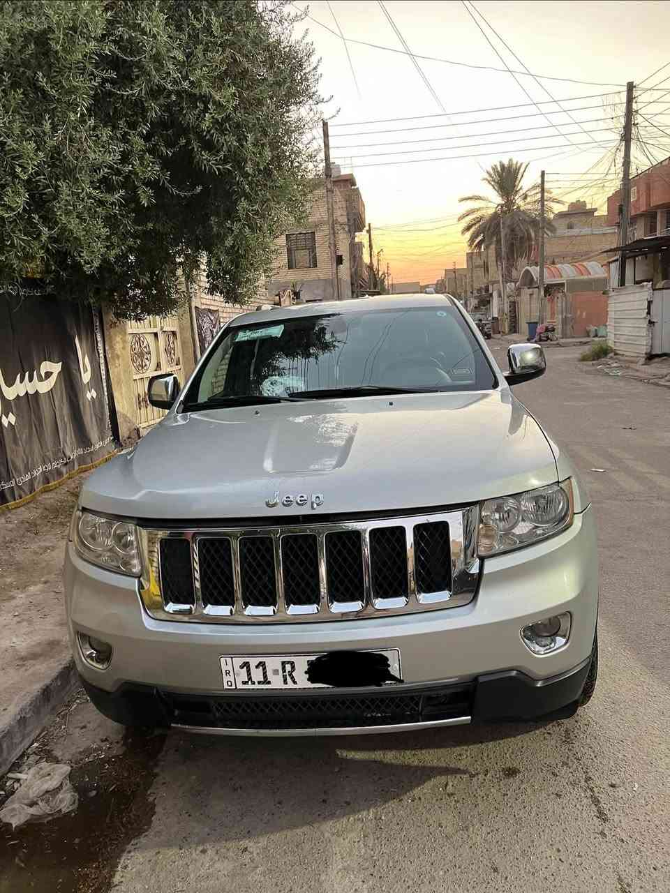 جيب 2012 رقم بغداد وارد كندي 
هزه جديده 
سنويه 2030
السياره فول
بنوراما 
تحكم ستيرن 
بصمه 
جلد 
كشنات كهرباء
مكينه 6
محرك 3.6
السياره داخله كلين وبالعراق بيها جاملغ وبنيد 
السعر 138 بيها مجال قليل
مكان السياره بغداد الشعب 
***********
***********
