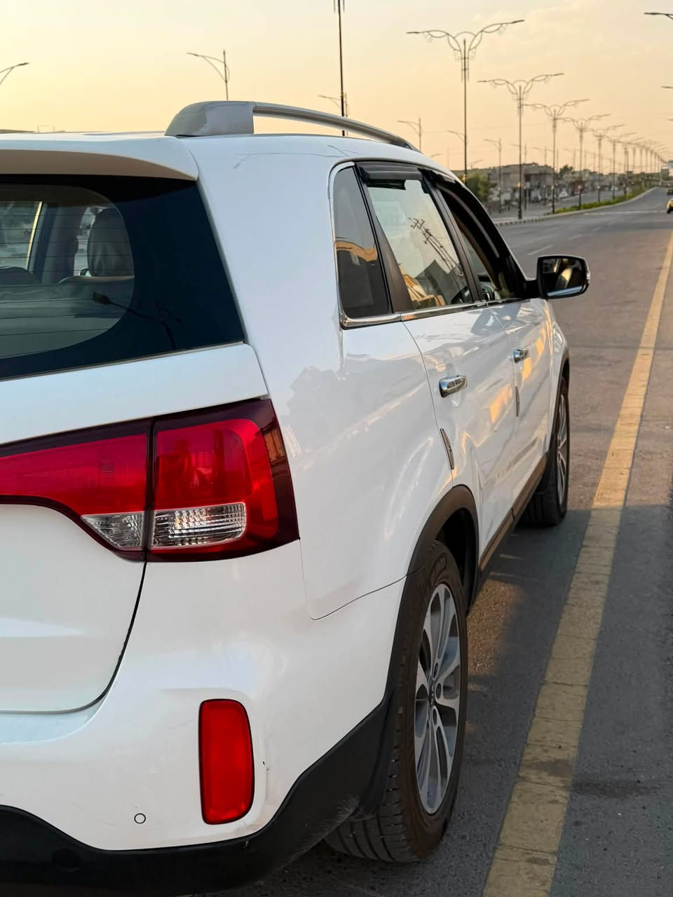 للبيع
🚗: كيا سورينتو 2015 محرك 4 سلندر كلين ونظيفة حيل

✨ المواصفات والتفاصيل:

 الموديل: 2015، وكلين تايتل ملاحظات خفيفة فقط

 اللون: أبيض ملكي، والسيارة مثل ما واضحة بالصور صافية ومضبوطة.

 المحرك: 4 سلندر، اقتصادي بالبنزين وعزمها حلو ومناسب

 القطاع العائلي: 7 راكب (3 رتب مقاعد)، كشنات نظيفة وتكفي العائلة كلها.

 التبريد: تبريد مركزي 3 قطع .

 الكماليات: رنجات أصلية، حساسات خلفية، إشارات بالمرايا، كشافات ضباب، وباقي المواصفات المعروفة.

📌 السيارة جاهزة هزة بشهر التاسع تسقط والسنوية جديدة 2025 السيارة باسمي وشرط التحويل 

💵 165 وبيها مجال

للاستفسار أو المعاينة أو على أحد الأرقام التالية:

 📞 ***********

 📞 ***********

📍 المكان: الموصل-حي القدس
