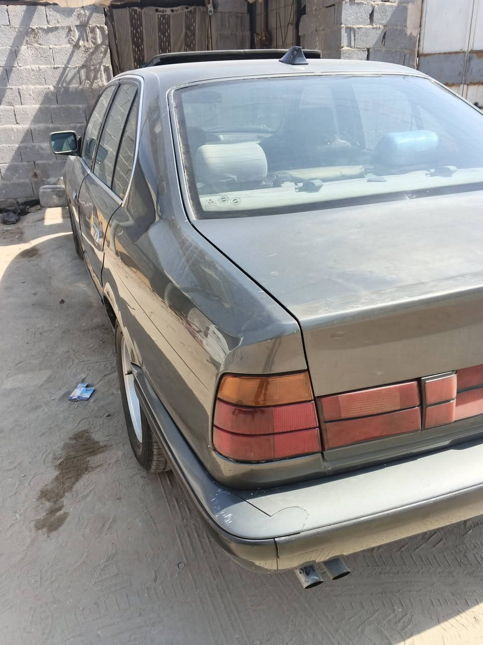 يسلام عليكم عندي بي ام موديل 90وارد يابني سيارة نظيفه جاهزه من كلشي من صدر وتخم تاير جديد محرك خير من الله سعر 50.......***********
