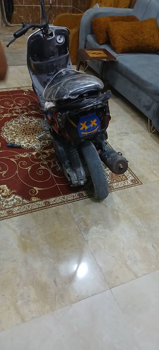 السلام عليكم دراجه لبيع السعر 275متوازي ع بيعهه ***********
