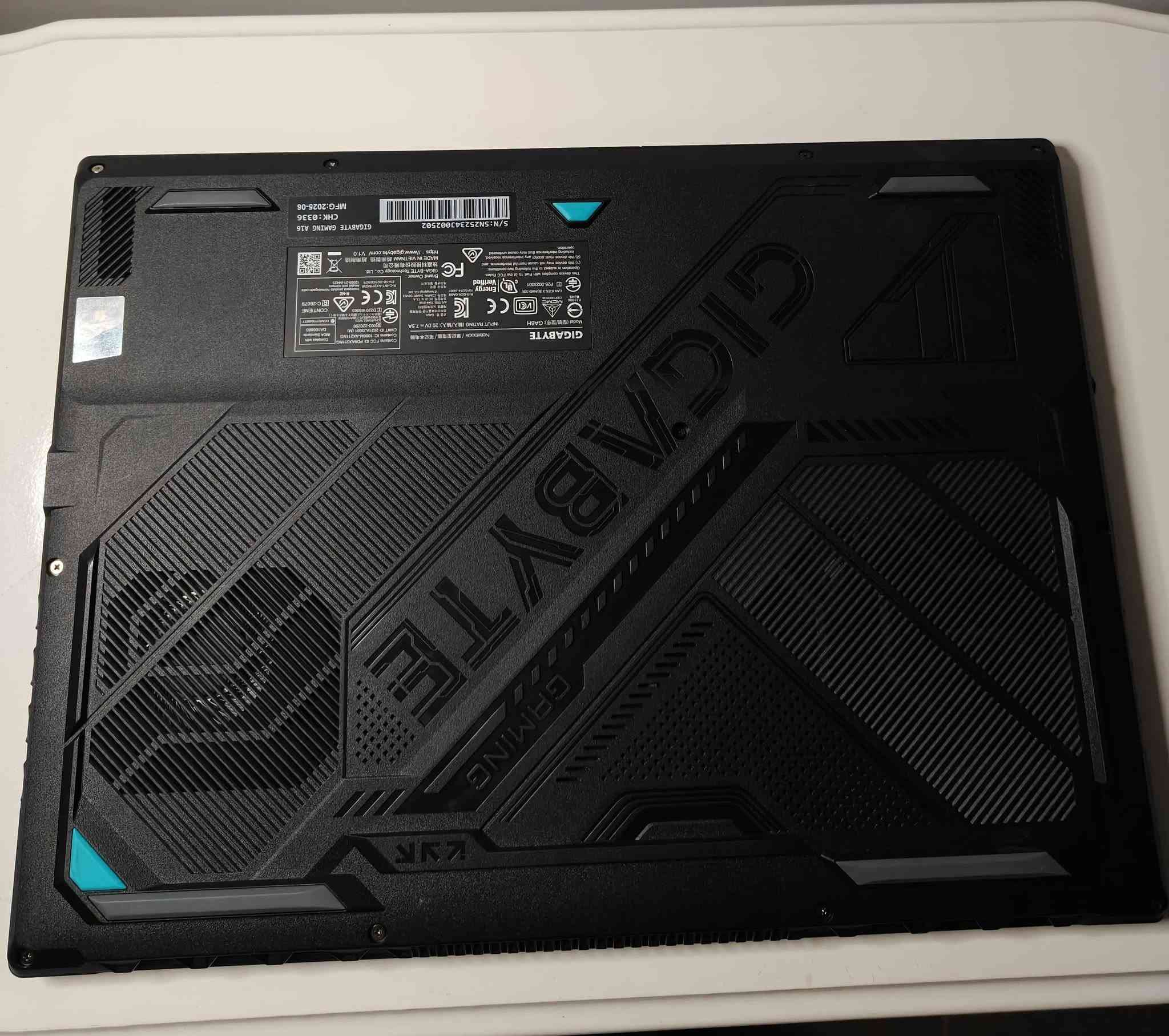 Gigabyte Gaming A16
المعالج:
Intel® Core™ i7-13620H (10 Cores / 16 Threads, up to 4.90 GHz)
كرت الشاشة:
NVIDIA® GeForce RTX™ 5060 (8GB GDDR7) + Intel® UHD
الرام:
16GB DDR5 (Ultra-Fast Multi-Tasking)
التخزين:
512GB PCIe NVMe M.2 SSD (Instant Loading & High-Speed Booting)
الحالة/الشاشة:
16.0" WUXGA (1920x1200), 16:10, 165Hz, IPS
السعر: مليون و 625 ويا التوصيل 
للتواصل ***********
