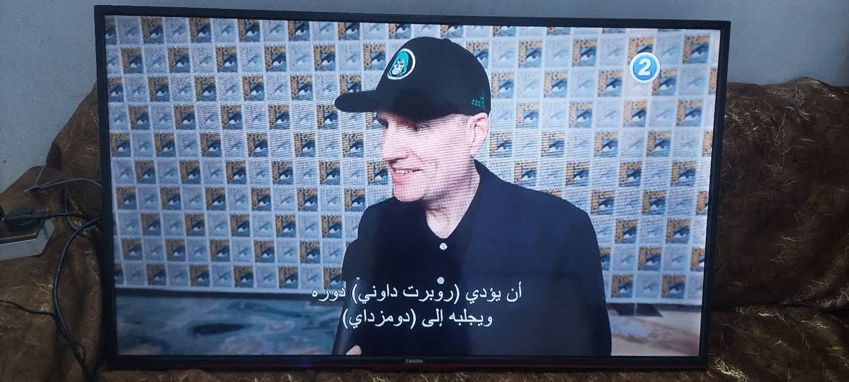 عندي 3 شاشات الاولى تكمة حجم 50 بدون نت رفيعه 165 الف و رويال كوري حجم 42 والجي 42 بدون نت الوحدة عل95 الف عالفحص والضمان ***********
