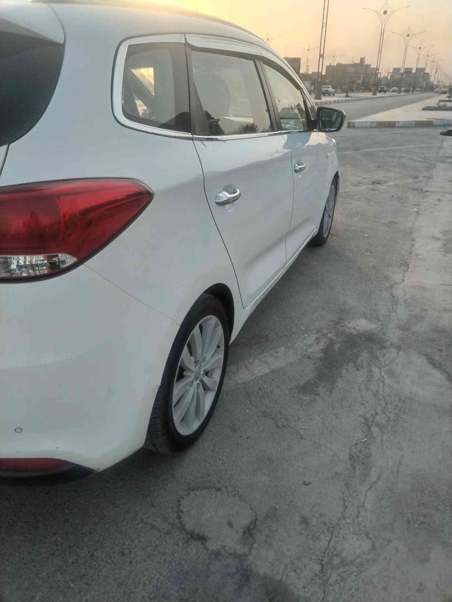 كيا كارنزه سبعه راكب موديل 14خليجي كفالةرقم ذي قار بسمي سعر 125بيها مجال قليل هذا رقمي ***********
