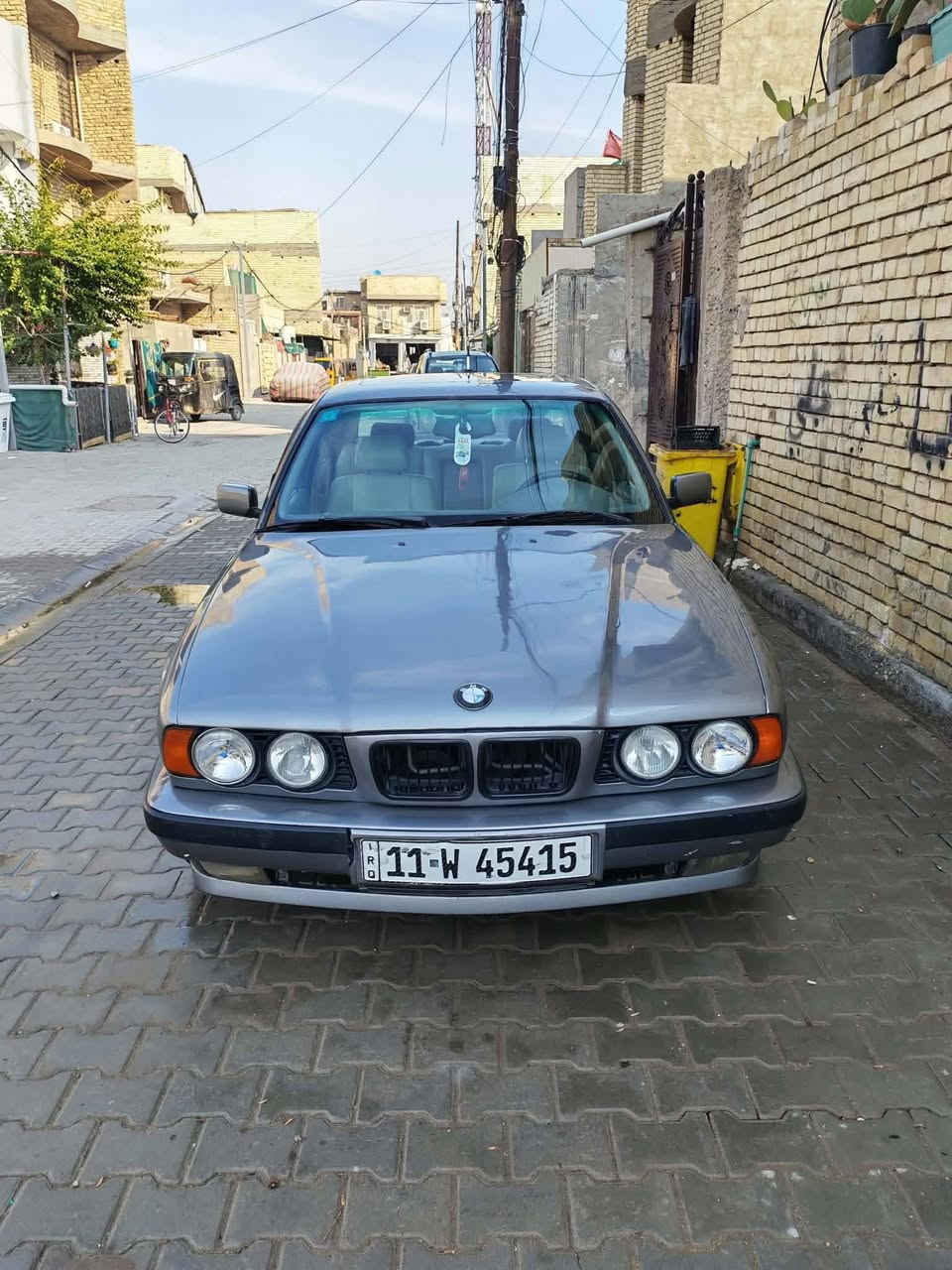 سلام عليكم سياره بي ام موديل 1993 مكينه مفتوحه 3500 6 سلندر رقم بغداد انكليزي جديد سياره نضيفه تبريد فول شغال قطعتين مصبوغه صبغ عام جماليه بيها ملاحظات سعر 55 *********** بكان سياره بغداد بلديات
