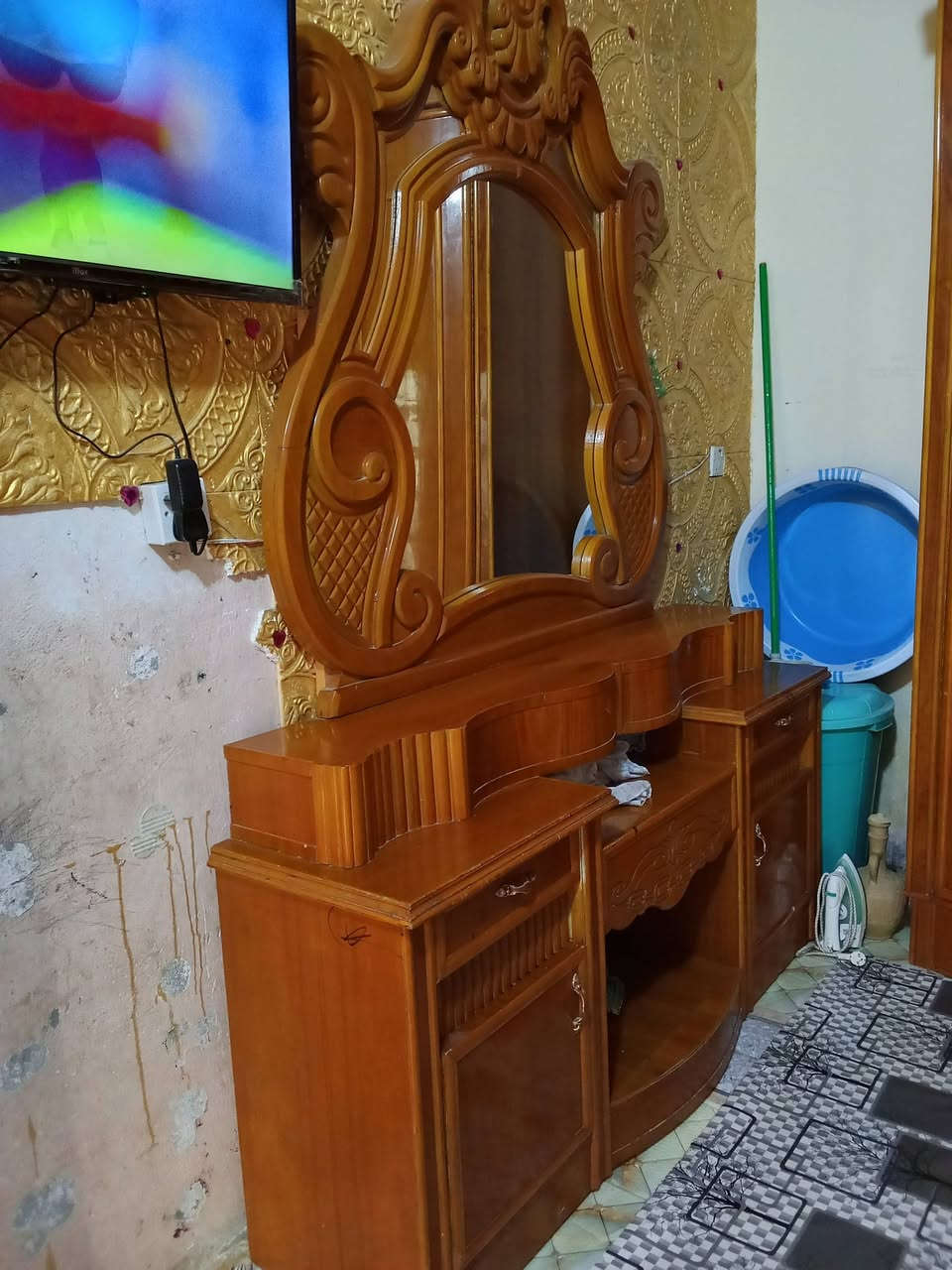 غرفه بلاش 
رايده بمليون ماخذه ب3 يكرم الله صاج عراقي بعدهي جيس لبيع لاتصال *********** كافه الملحقات مع هديه لعرسان
