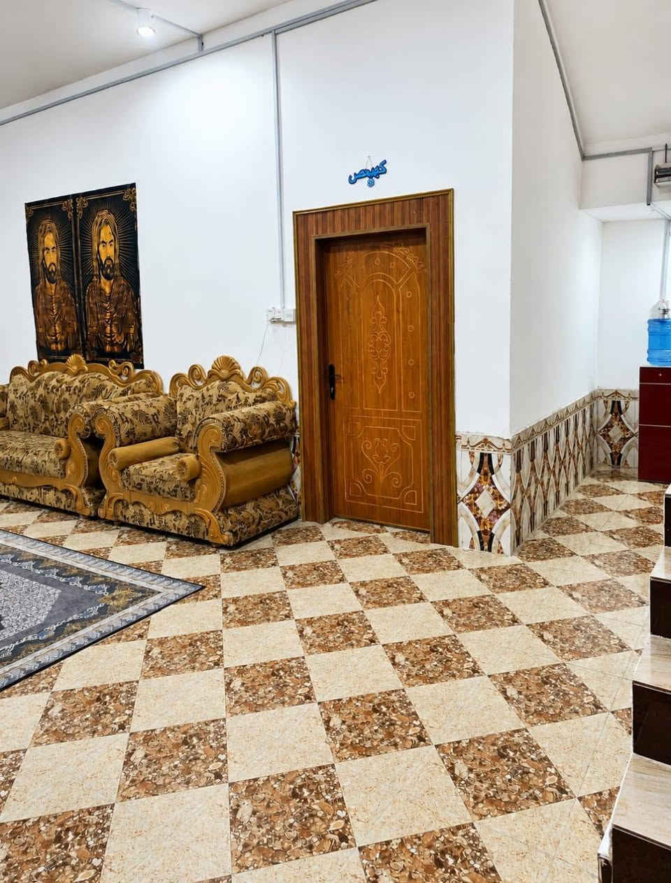 السلام عليكم بيت مساحه 330متر بيت مرتب المكان حاوي العباس بناء بلوك بيت كلش متعوب علي وشراي يتصل سعر 60وبي مجال *********** موافقه ادمن
