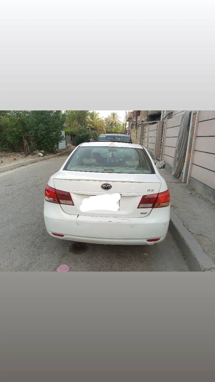 byd G3 
موديل 2011 
مكينة كير خير من الله 
كيرها و مكينتها بلادي 
بارحة بنيد طار و فلش جامة و خسفة بل بنيد 
سيارة بيها صبغ اعتقد حزام ما اعرف بيها والله 
و جاملغ امامي لو واحد لو ثنين مبدل  
السيارة بأسمنه رقم بغداد تحويل ثاني يوم
السعر 29 
مكاني بغداد الشعلة 
***********
