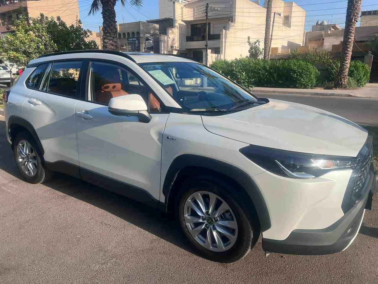 تويوتا كورولا كروس للبيع 
اللون ابيض
موديل ٢٠٢٥
ماشية ٢٧٩١ كم قابل للزيادة
مكفولة كفالة عامة 
رقم بغداد حرة
محرك ٢٠٠٠ هايبرد
المواصفات 
اربع كامرات 
فتحة سقف
مقاعد جلد لون مشمشي
تحكم ستيرن صفحتين
مقعد السايق كهرباء
شاشة كار بلاي
رادار امامي
السعر ٣٠ مليون دينار
مكاني بغداد السيدية ***********
غير متواجد عالفيس
