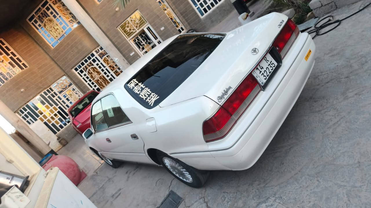 السلام عليكنم راس ثور فلات مديل 2000 مكينه 2500جديده تبريد ثلج حداده جديده تخم تاير  رقم بصره بسمي سياره جاهزه ما نقصه برغي ترايك وين ما يعجبك السعر 85وبيه مجال وشراي يتصل على رقم ***********
