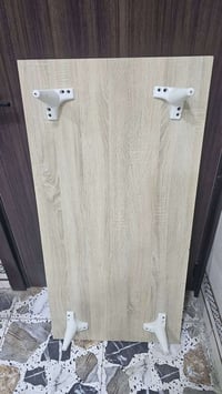ميز طعام • للبيع