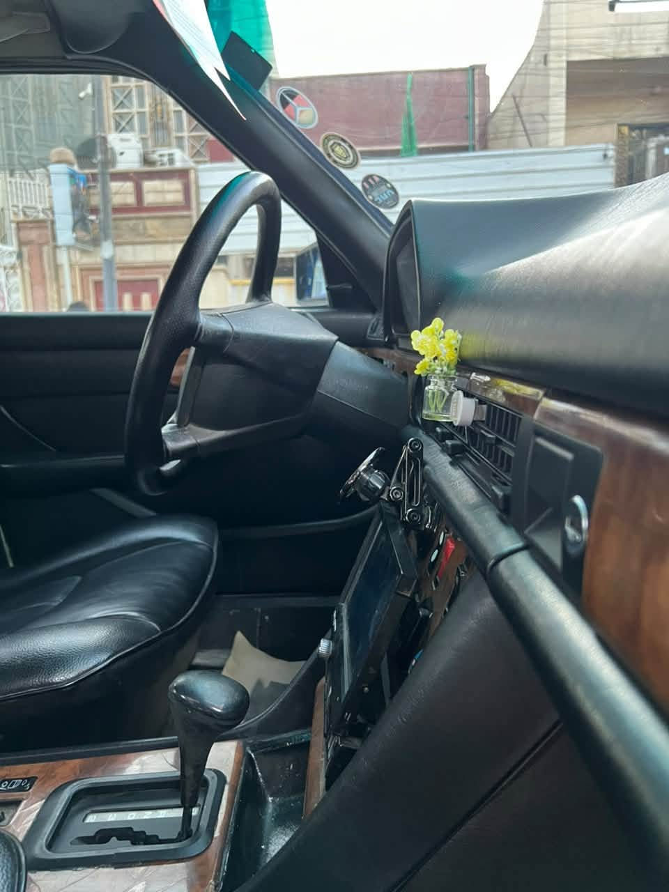 🚘 للبيع مرسيدس جامبو موديل 1991
🔹 سيارة تحويل ثاني يوم
🔹 سيارة أخت الجديدة
🔹 تخم تايرات جديد
🔹 دواخل جديدة
🔹 صدر نظيف
🔹 دبلات أمامية وخلفية
🔹 الداخل جلد
🔹 تحكم جامات كهربائي
🔹 السيارة جاهزة وما تحتاج شي
      رقم ديالى نكليزي 
💰 السعر: قابل للتفاوض للجادين

📱 الاتصال أو الواتساب فقط ‭***********‬ 
⚠️ للجادين فقط، والرزق على الله
