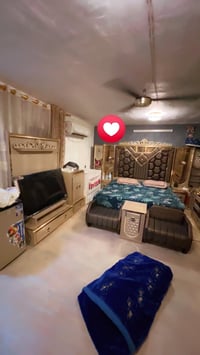 غرفه للبيع الغرفه نضيفه ستعمال شي قليل تحتوي عله 13 قطعه سعرلغرفه مليو...