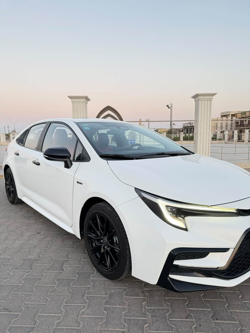 السلام عليكم كورلا تجميع صيني موديل ٢٠٢٥ فئه S الشكل الأمريكي الرياضي
ممشى السياره ٢٢ الف 
السياره كفاله عامه ماعدا أصبعين بارد بالهلال مال جاملغ الخلفي جهه السايق 
السعر ١٦٤ وبيها مجال 
مكان السياره واسط( الكوت)-بغداد متواجد 
***********
