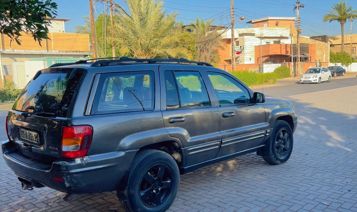 سلام علیکم سيارة جيب لمتد  للبيع بسعر 45 وبيه مجال 
ومستحيل اكو هيج نضافة بهيج سعر 
رجاء بدون مراوس فقط بيع 
موديل 2000 سياره خير من الله محرك8 سلندر بيه تبخير 
 شرط  صدر امامي وصدر خلفي جديد سيارة دفع رباعي 4X4 رقم انكليزي رقم الجديد رقم اسلیمانیة بسمي سيارة هزة جديدة تایرات اخو جديد سيارة جامات كهرباء لايت زينون تبريد شغال سيارة ضفيرة جديد متعمر فيت بمبم جديد بلكات جديد يعني كولشي جديد سیاره صبغ حزام حادثه جاملغ وبنيد كلش خفيفه
  دواخل نضيفه شاشه ايبات سيارة حلوه ونضيفه
سياره عائليه وجاهزة السيارة احلة من الصور
مكاني بغداد 
‭***********‬
