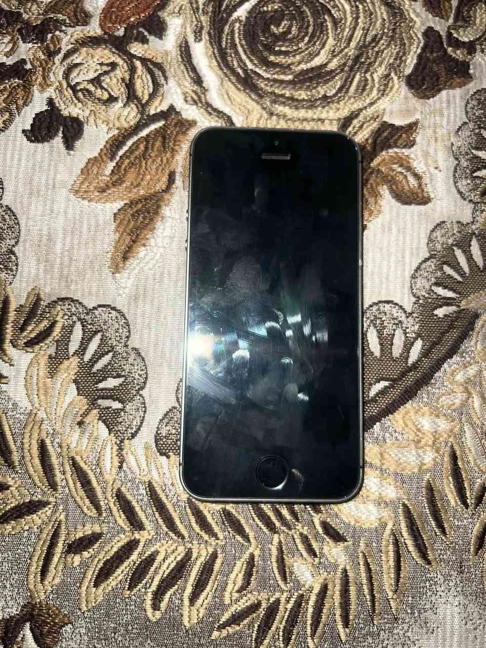 ايفون 5s • بدون تصليح • شاحن اصلي