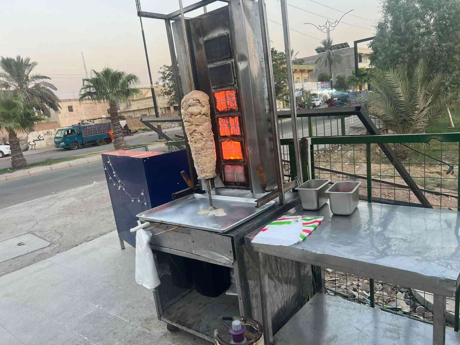 سنك
جهاز تطحين 
قلايه فنكر 
جهاز كنتاكي
كرل فحم 
ميز تجهيز عدد ٢ /
جهاز حمص 
جهاز لبن
حمايه 
عارضه مقبلات 
شوايه كص معه ميز 
فرن بيتزه معه الصواني والشيبك 
بودر عدد ٣ 
بلانكات كبير معه المصافي 
عدد فوك ١٠
جهاز تطبيع بركر
للاستفسار ع رقم
***********
