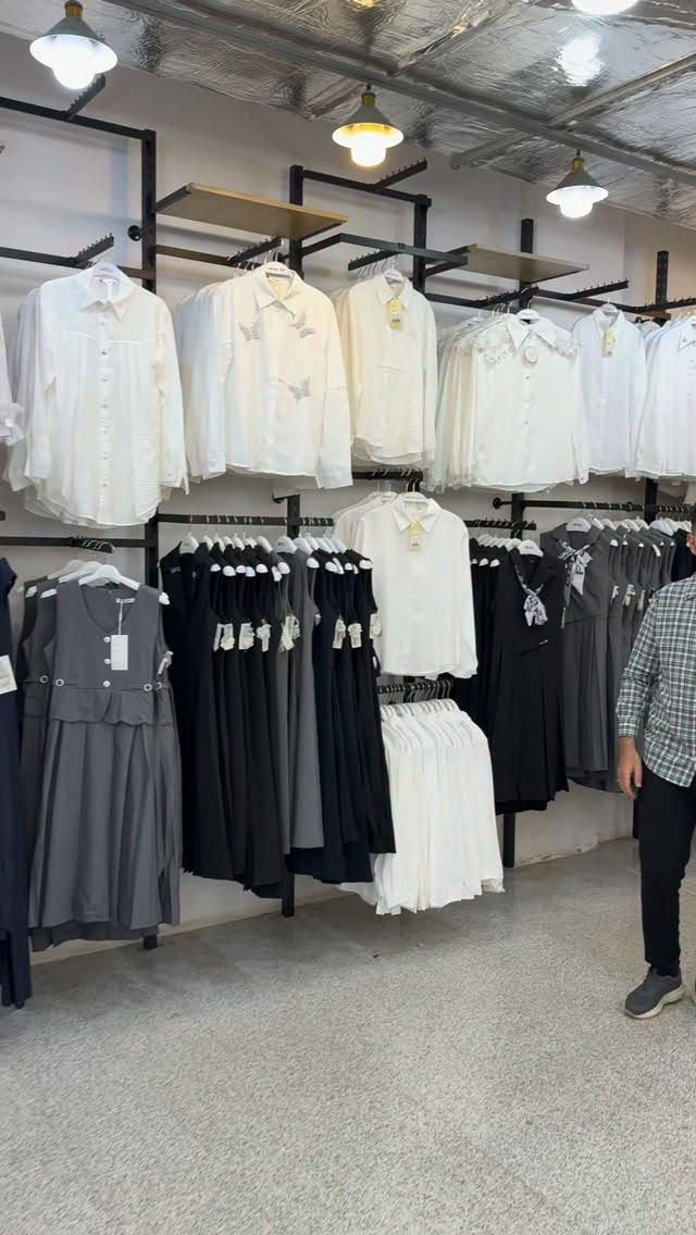 بضاعة جديدة لكل الاقسام وصلت اليوم 😍✅ 
وسوينالكم مسابقة كلش حلوه :- 
الزبون الي يتفاعل و صاحب اكثر تعليق بالبيج راح يربح خصم بقيمه 20‎%‎ 🔥😍
 
للأستفسار ***********
او مراسلة الصفحة ❤️
النجف الاشرف حي السلام شارع گراج بغداد 
......مركز تسوق ذهب........

التوصيل متوفر داخل النجف ب3 الف

ولجميع محافظات البلاد ب6 الف

زورونا ستجدون كل ما يرضيكم

#تخفيضات #عروض #احذيه #ملابس #تنسيقات
