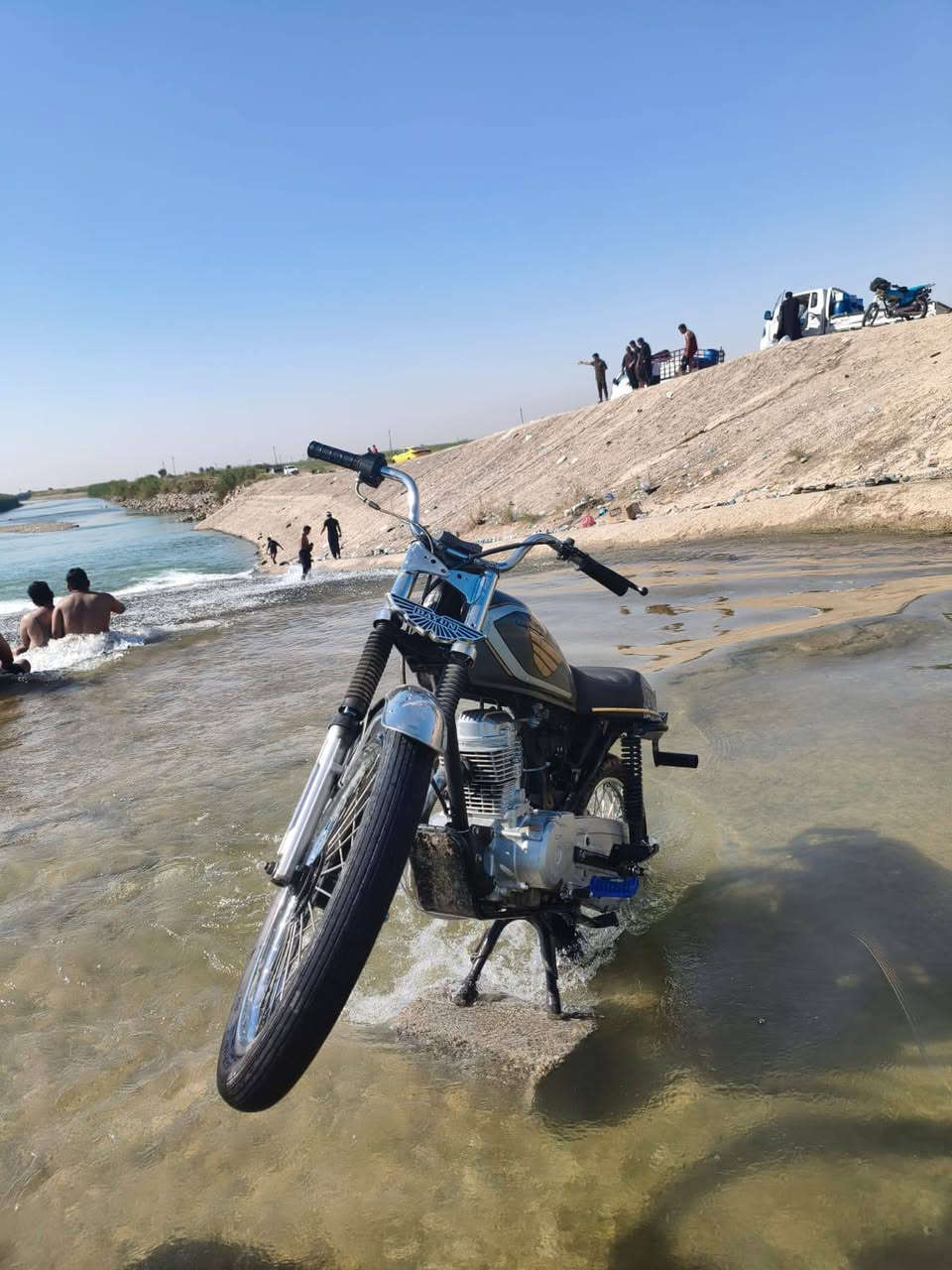 للبيع حربي تعمير جديد محرك ٢٠٢٥ جديد رقم الهاتف ***********مكان صلاح الدين قضاء الدجيل مستعجل على بيعته 🩶
