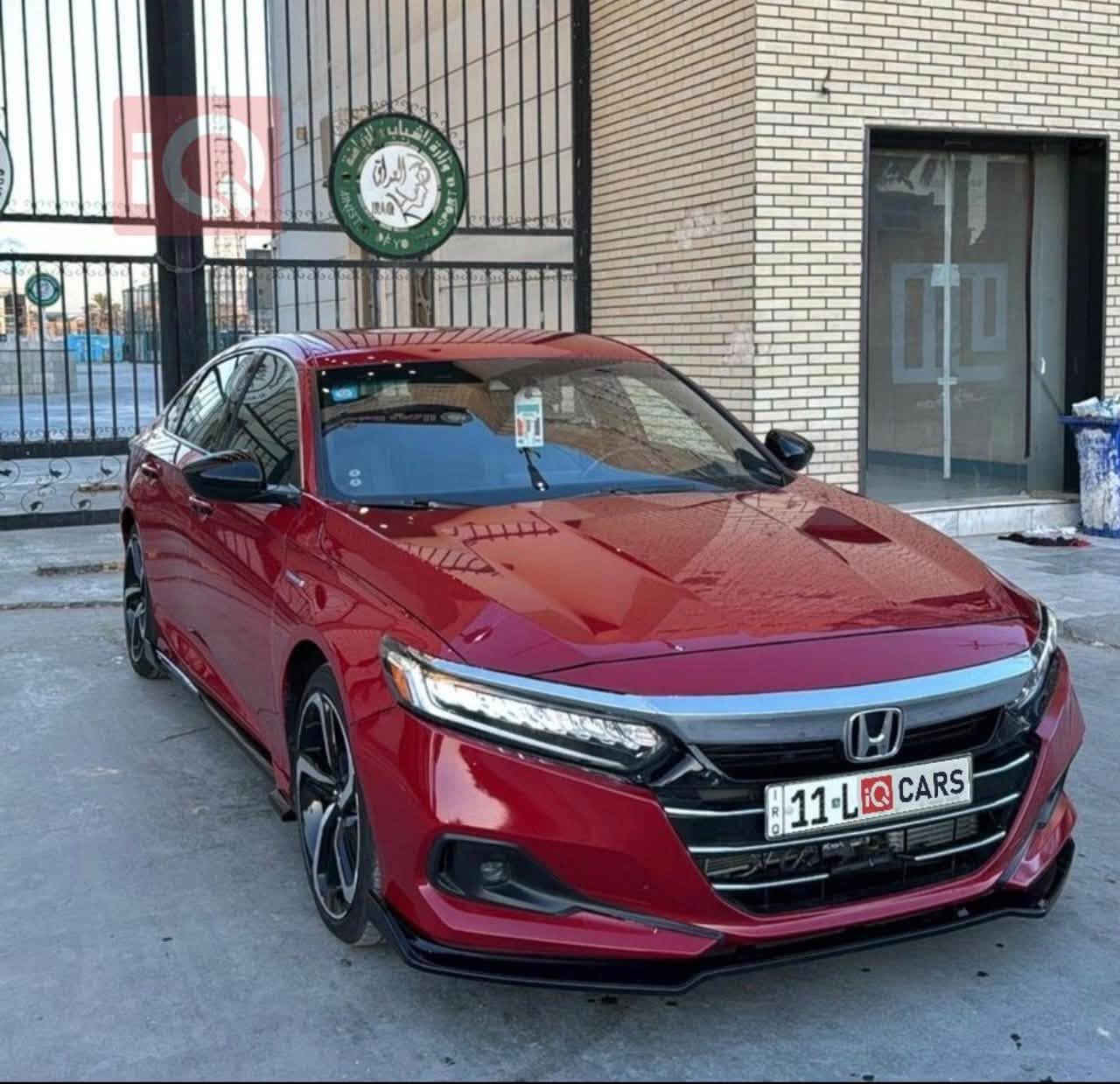 أكورد 2022  محرك, 2.0   4 سلندر  اوتوماتيكيه هايبرد المواصفات, أمريكية ماشيه  111,000 كم  سعر 120ورقه  وبيها مجال لتواصل ول ستفسار هاذ رقم ***********
